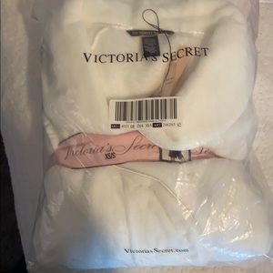 Victoria’s Secret Logo Cozy Short Bathrobe